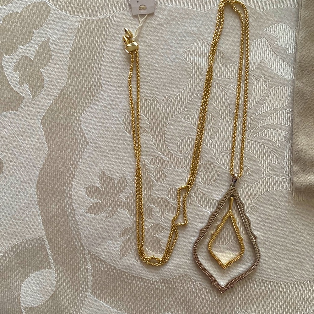 Kendra Scott Simon mixed metal necklace in gold and silver.